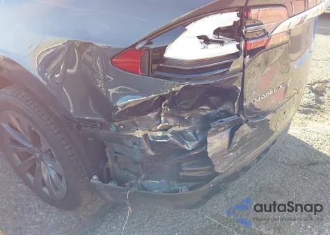 2017 Tesla Model X 100D/75D/90D z USA, uszkodzony, nr VIN 5YJXCBE25HF079108